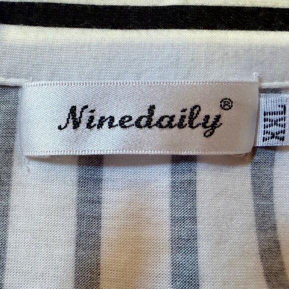 NineDaily XXL Black/White Striped 3/4 Zip Top - Picture 2 of 5